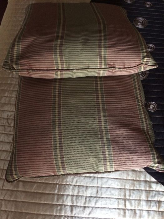 Duas almofadas novas