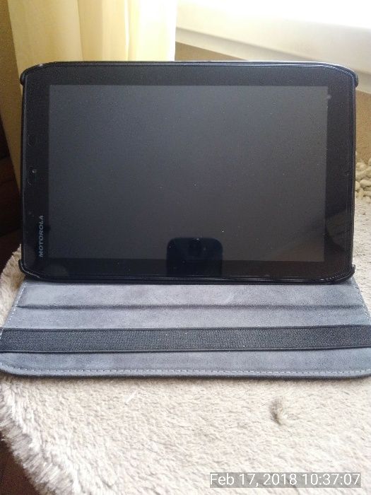 Motorola Droid XYBoard 8.2 MZ609 16GB Black + Чехол