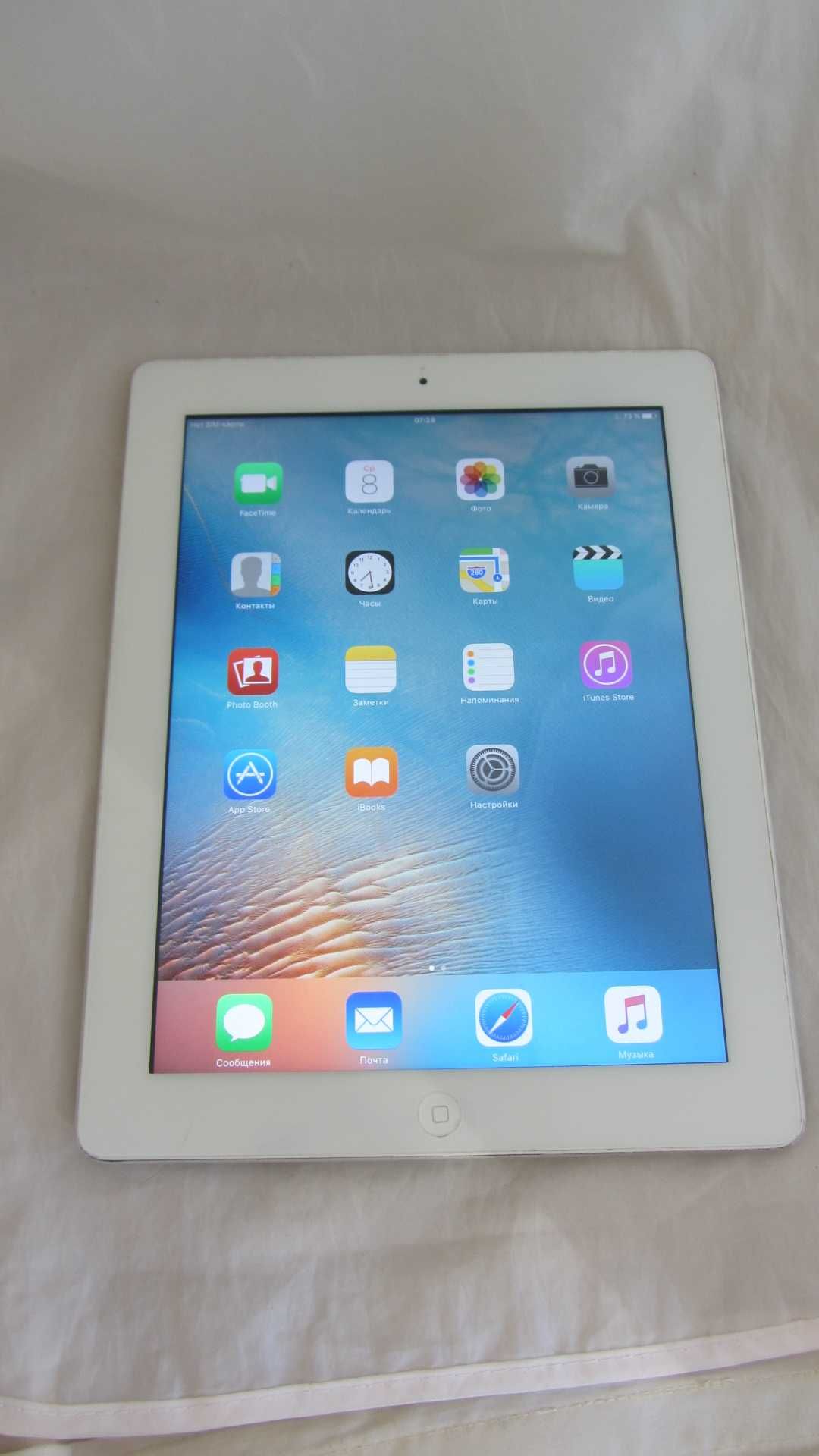 Apple iPad 3 64Gb Wi-fi +4G White