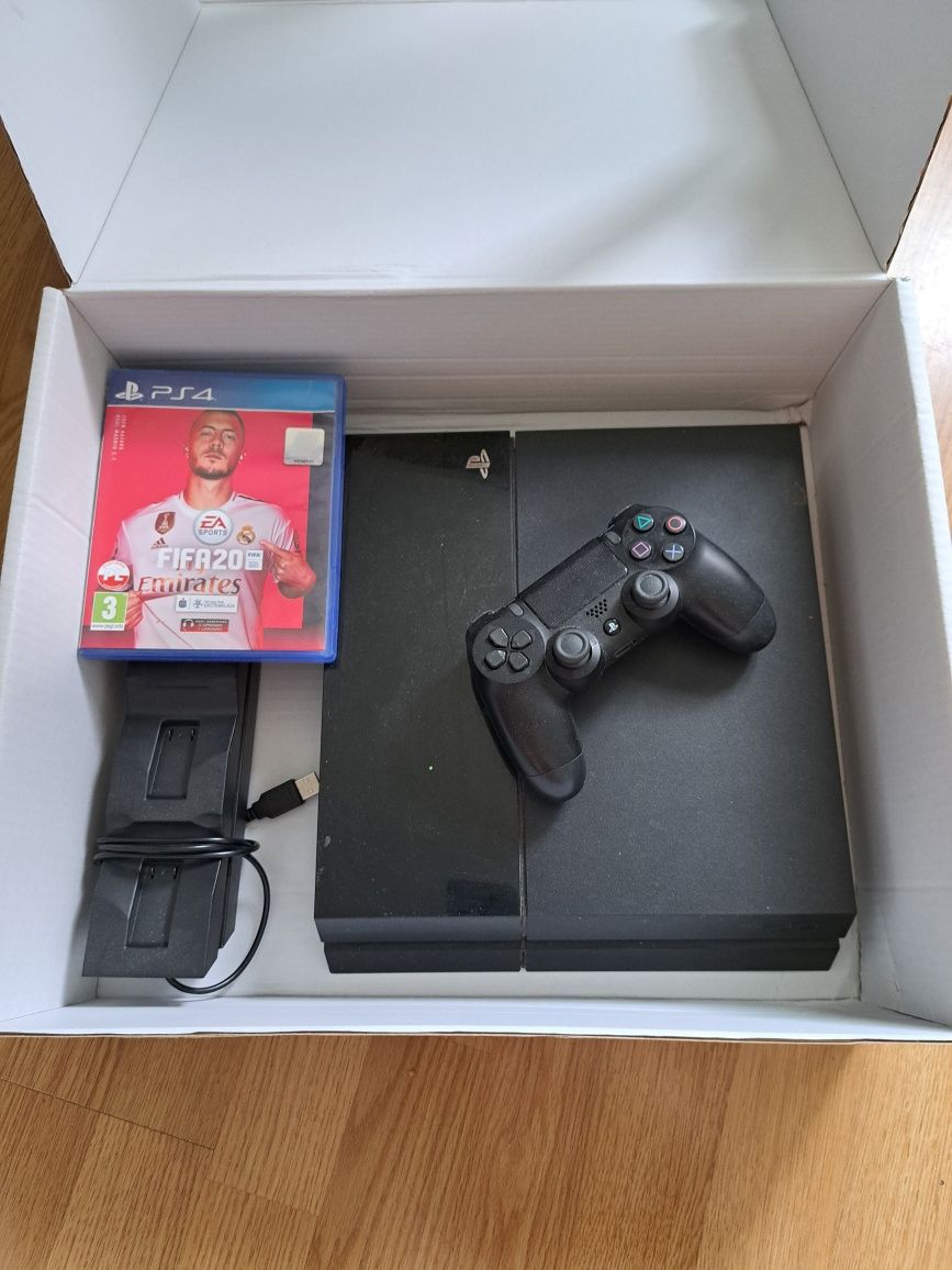 PlayStation 4 500GB z napędem