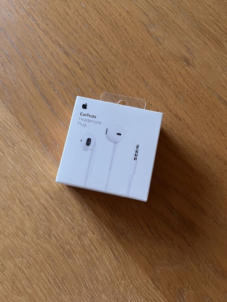 EarPods ( extra adaptador Lightning )