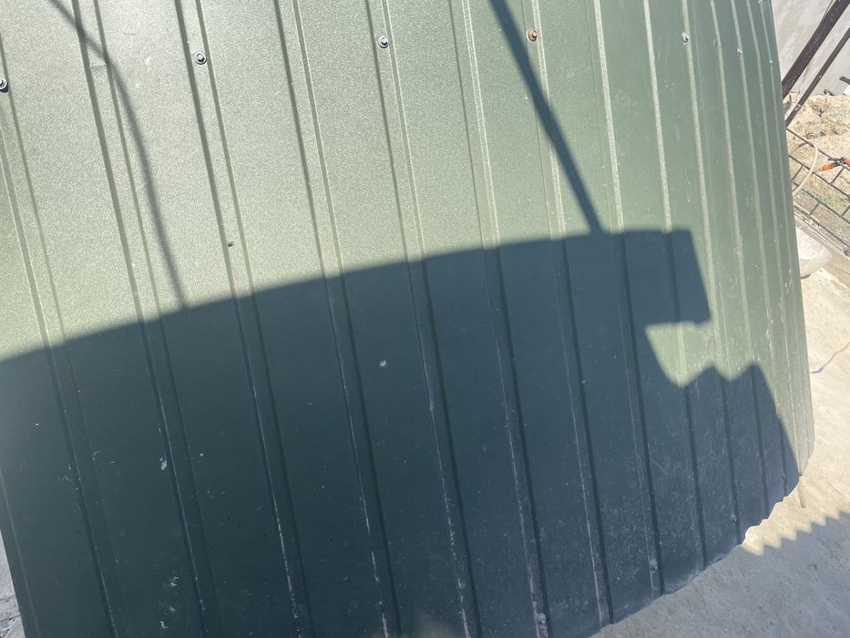 Навісний козирок на вхідні двері