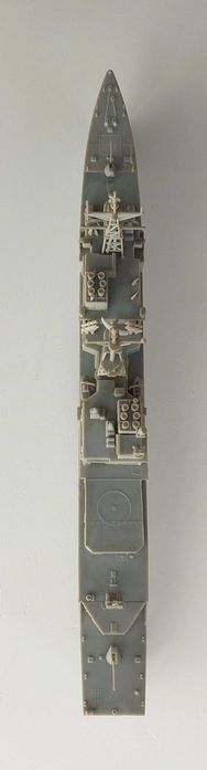 Kit de modelismo montado 1/700 do Cruzador "USS Ticonderoga"