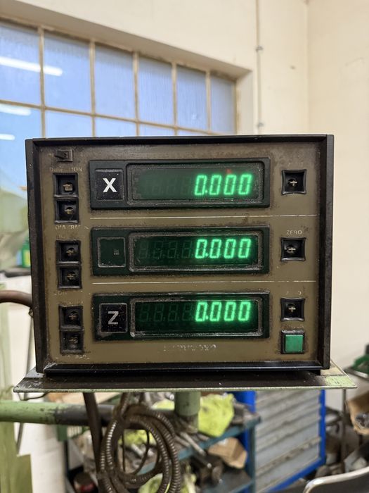 Frezarka uniwersalna FWH 40 J