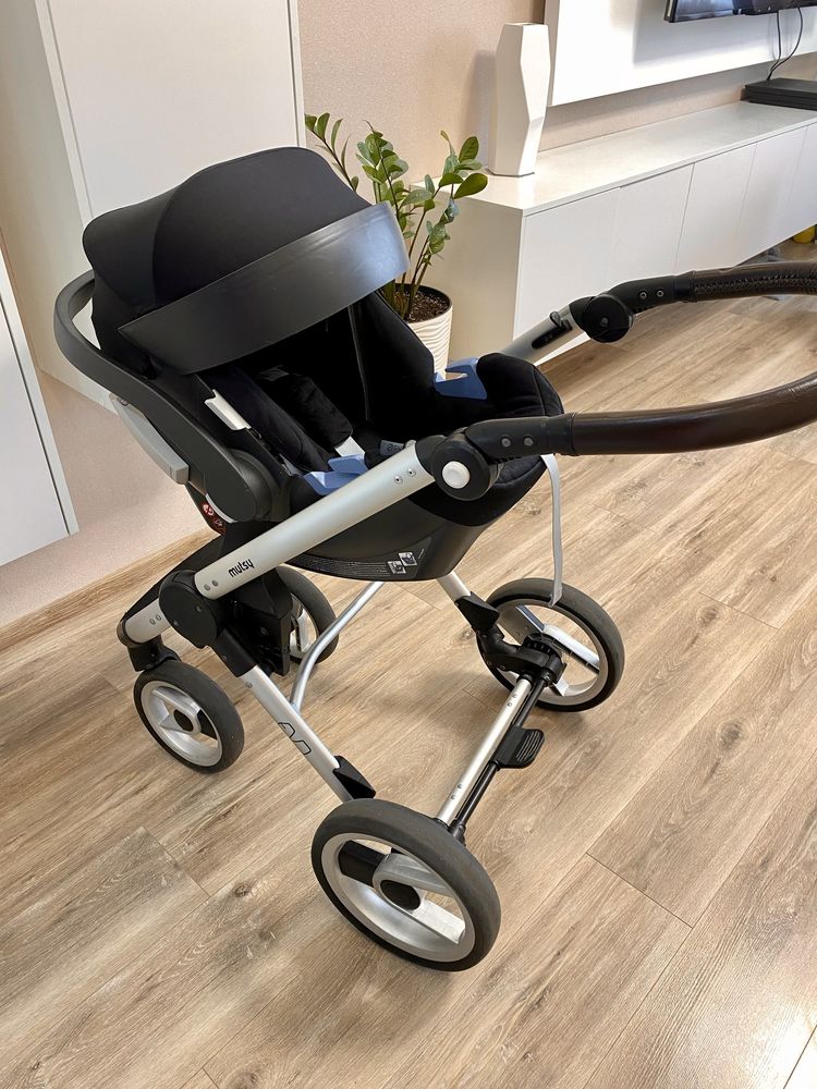 Продам коляску 3в1 Mutsy Evo Urban Nomad 2 в 1+Автокресло CYBEX ATON 5