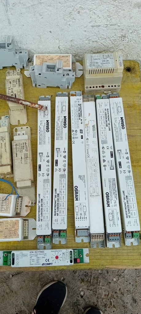 Transformadores eléctricos - restos de obra