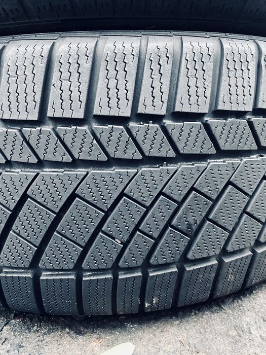 255 45 19 Continental TS 830 85%