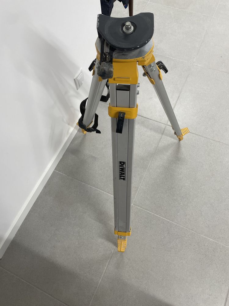 Tripé de Laser Rotativo Dewalt