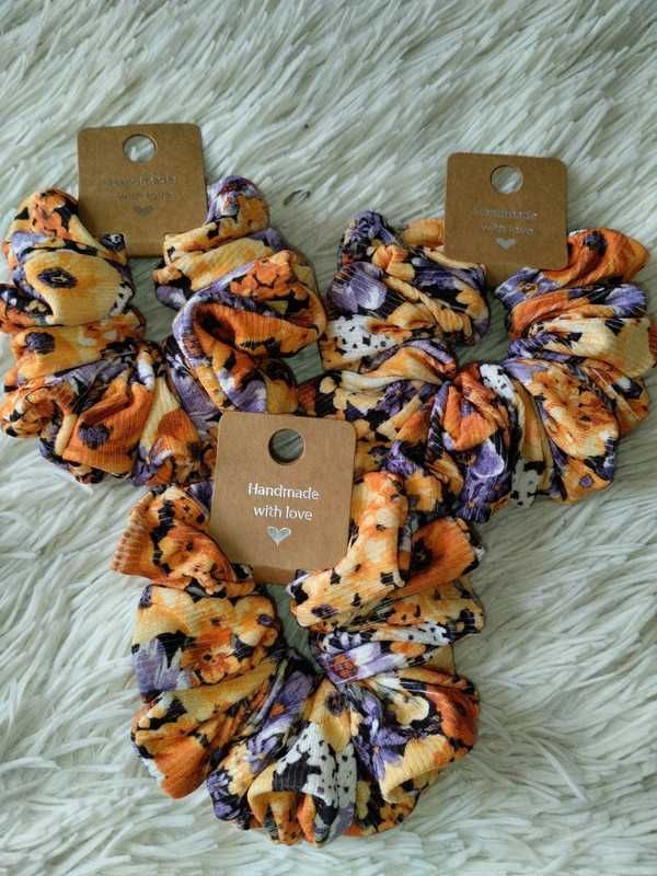 Gumka scrunchie - pomarańczowa kwiatuszki