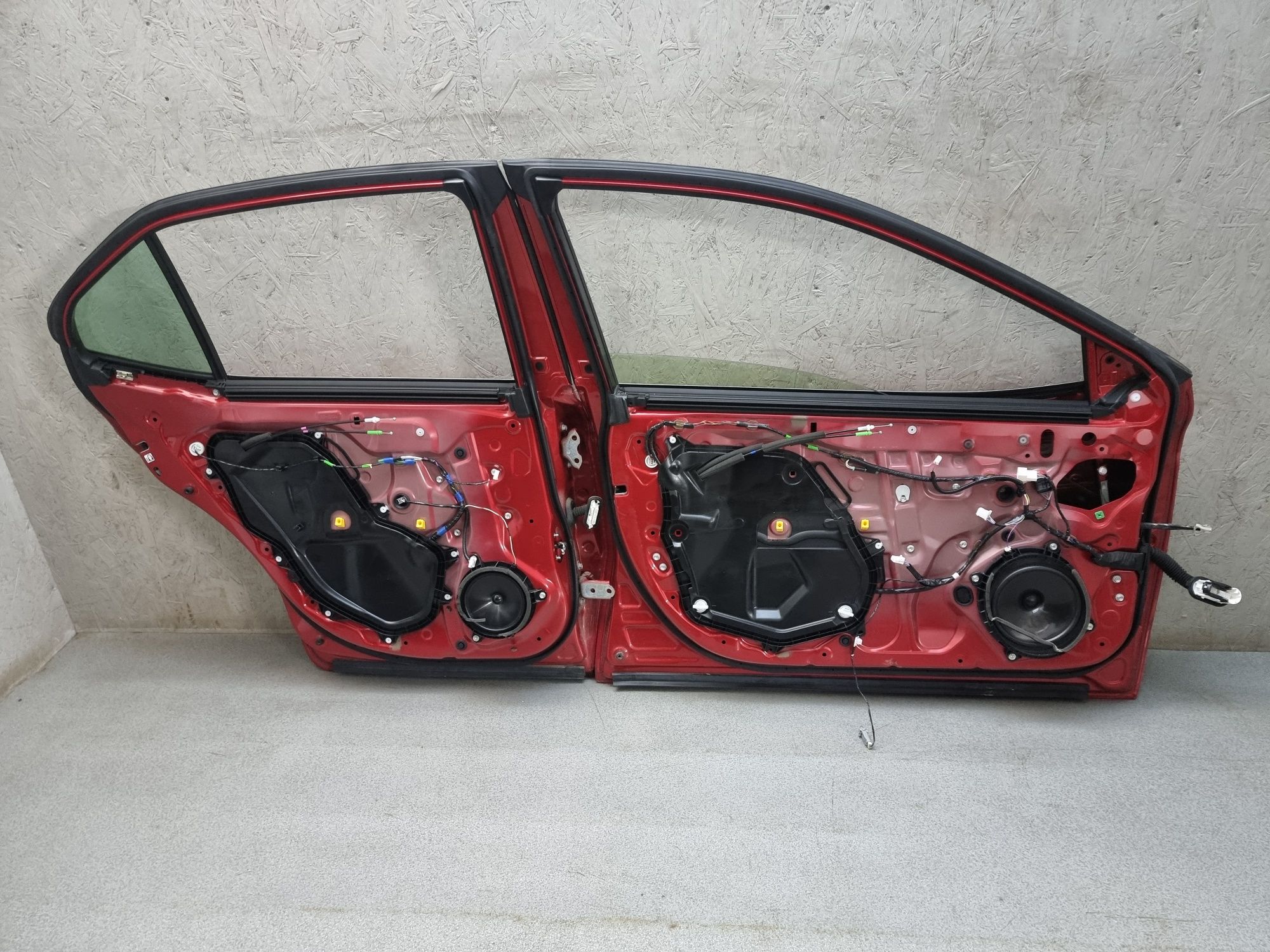 Двері передні ліві 3u5 Toyota Camry 70 hybrid xle le se xse  розборка
