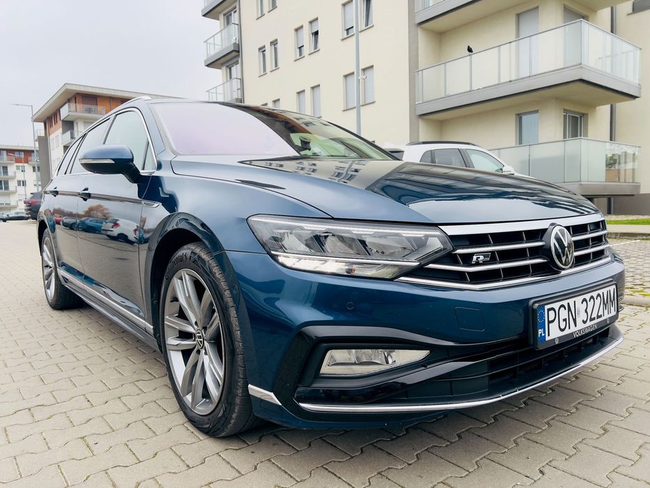 Volkswagen Passat R-line 200 PS Black Edition Virtual Cocpit Kamery 360 Sam Parkuje