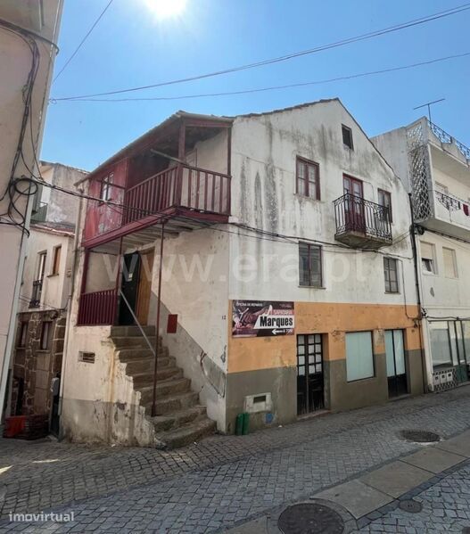 Moradia T4 / Seia, Seia, São Romão e Lapa dos Dinheiros