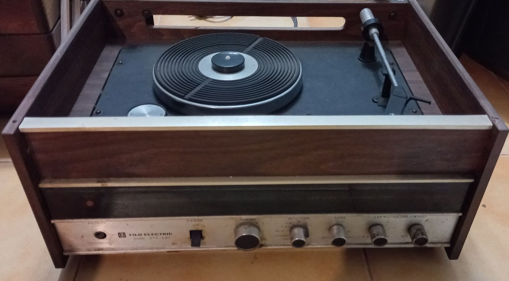 Gira discos com radio