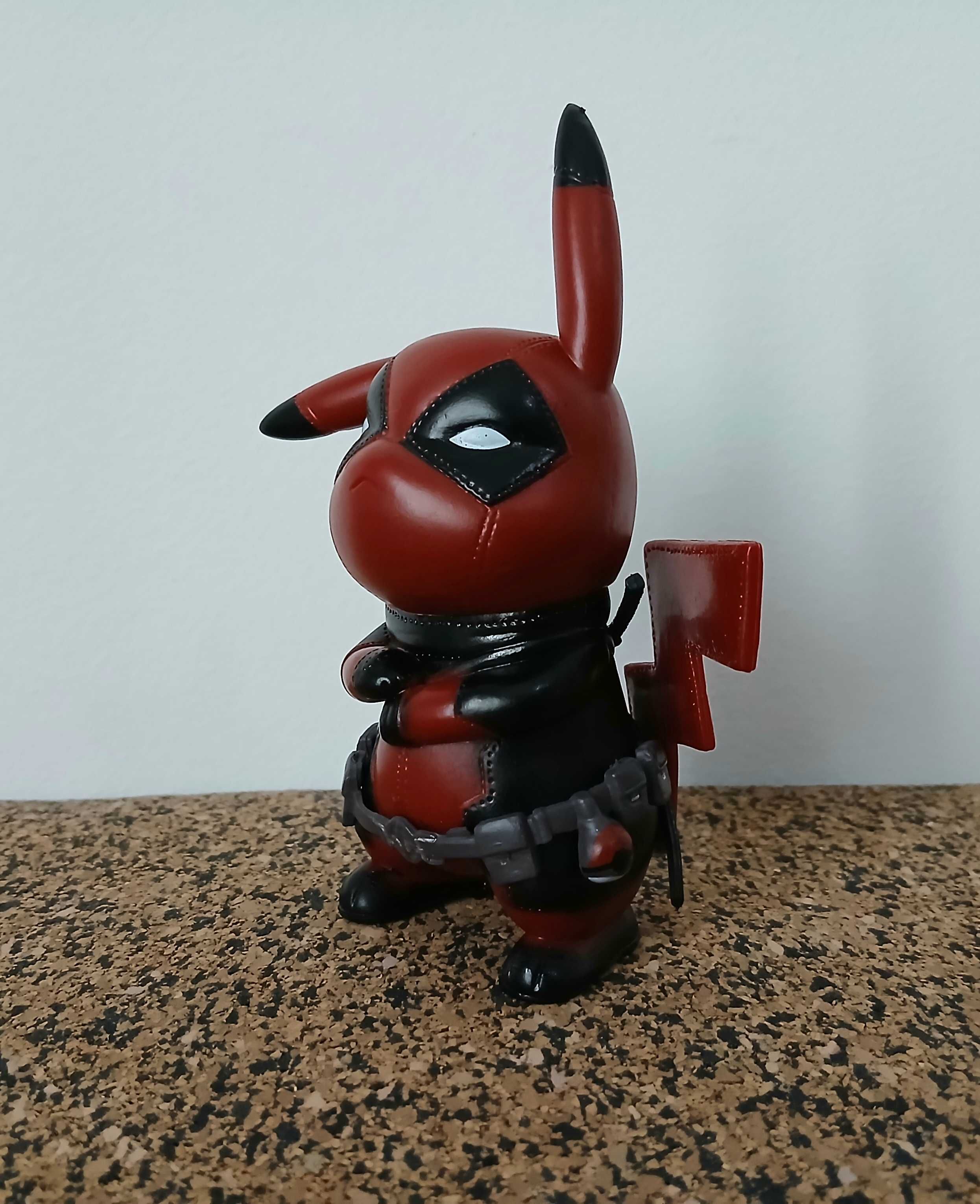 Figura - Deadpool Pikachu