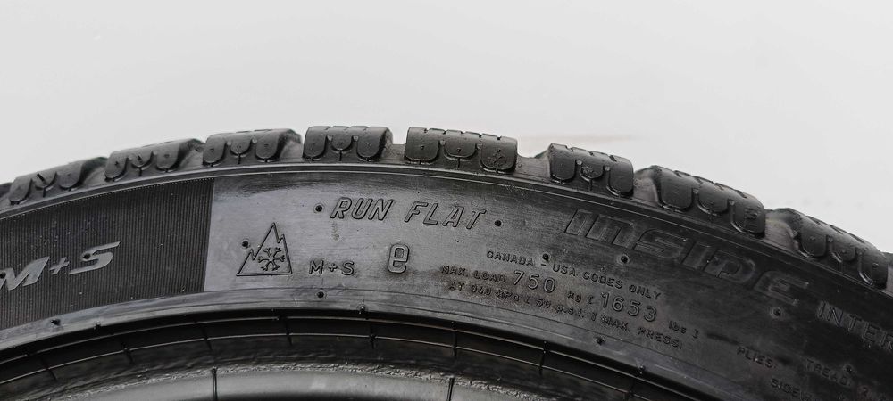 2X 245/40R19 98H Pirelli PZero Winter Run Flat 60AK