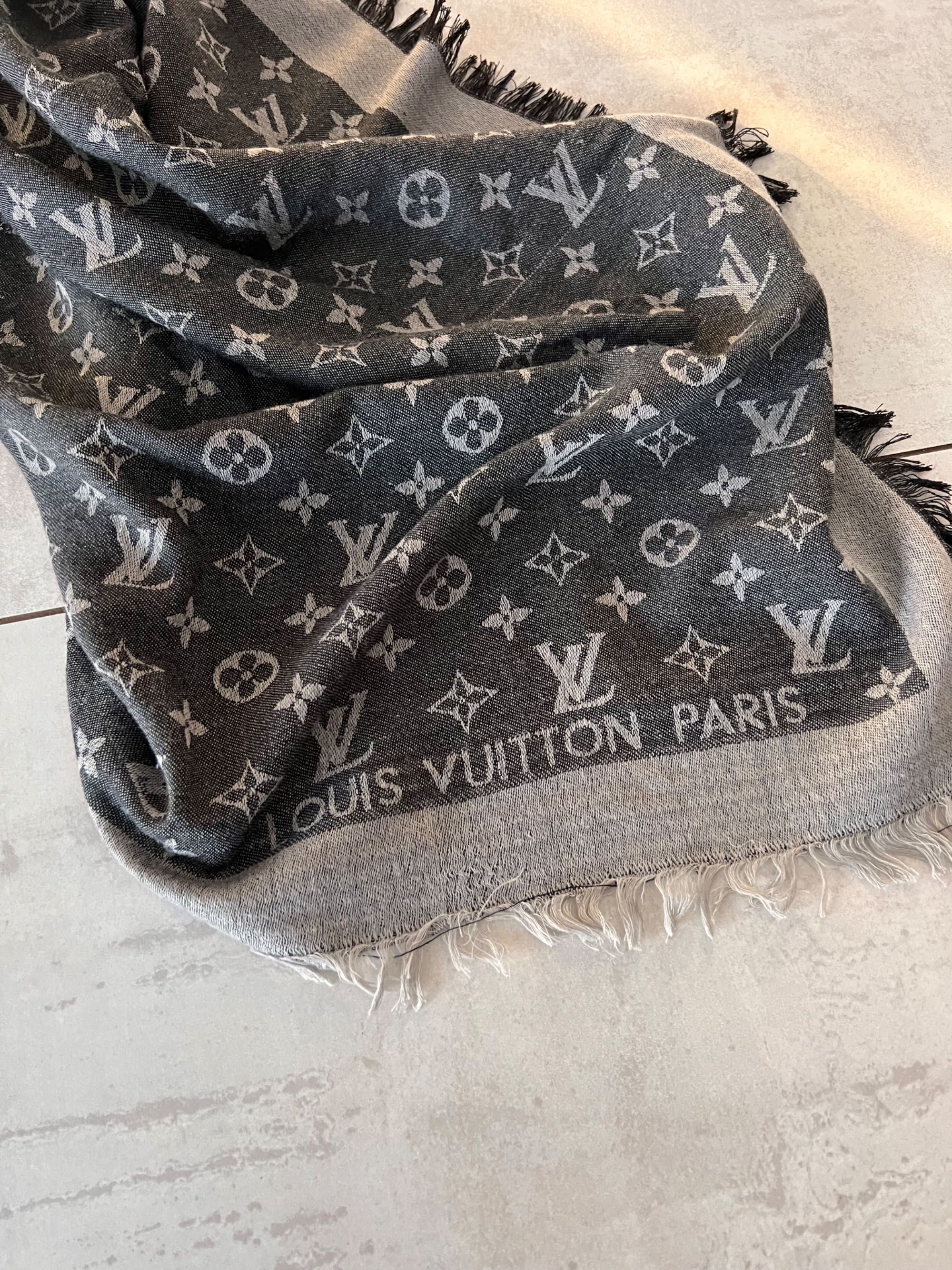 Louis Vuitton szalik duży szary z Logo LV