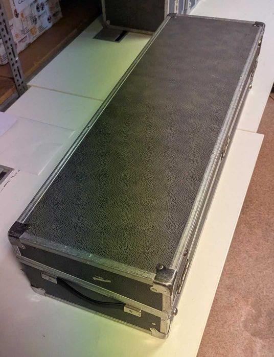 Solidna skrzynka/kufer/walizka transportowa – wzmocniona.