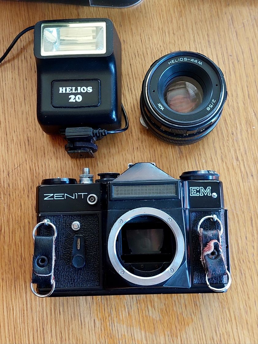Zenith EM Helios 44M/Helios 20 плівковий фотоапарат