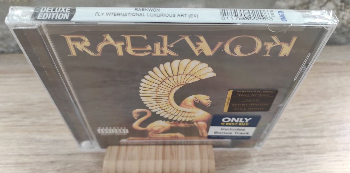 Raekwon - Fly International Luxurious Art