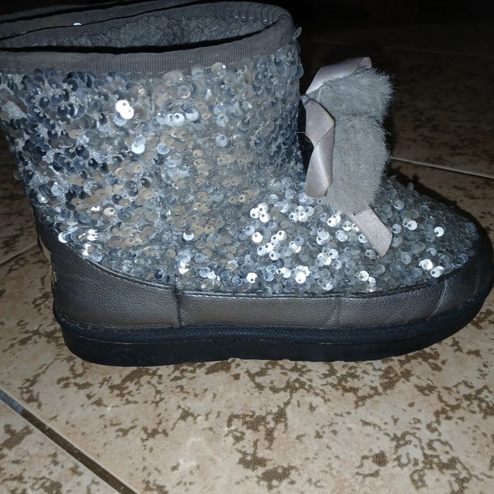 Угі угги с пайетками сапоги теплые р-р 35, стелька 22.5 см