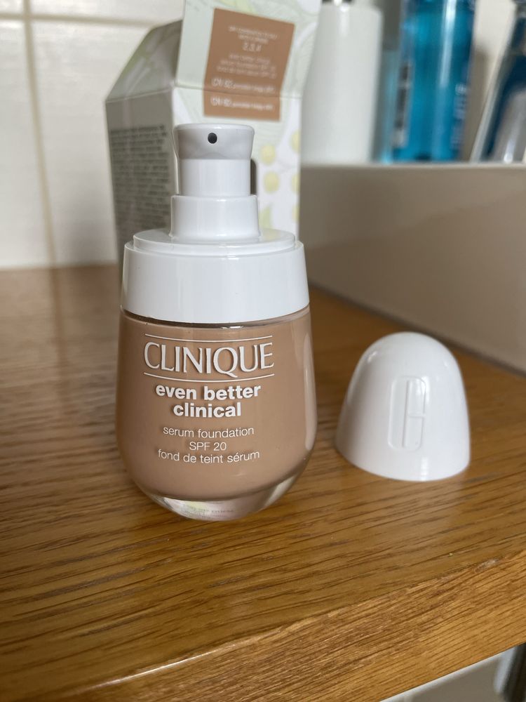 Clinique even better clinical serum podklad