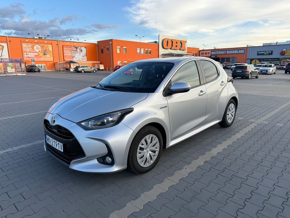 Toyota Yaris Hybryda / rejestracja 2021 / Super stan / VAT marza
