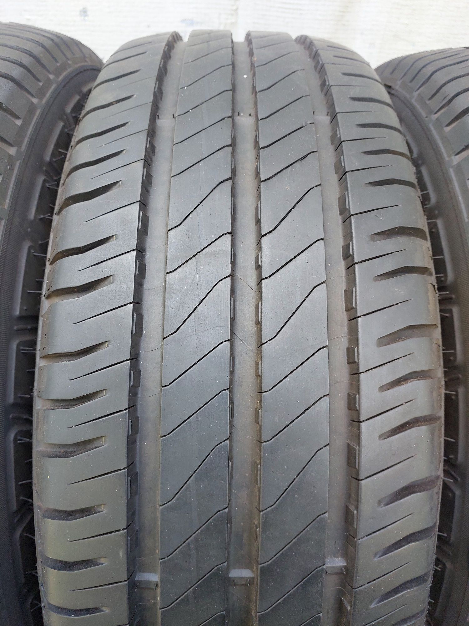 Шини  r16C  215-65  Michelin Agilis 3  2022рік  Стан