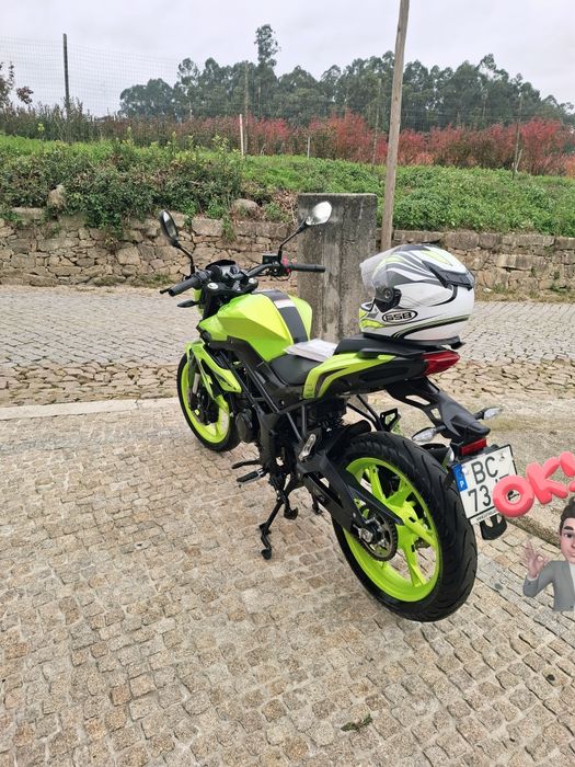 Benelli BN125 de 2023 impecável