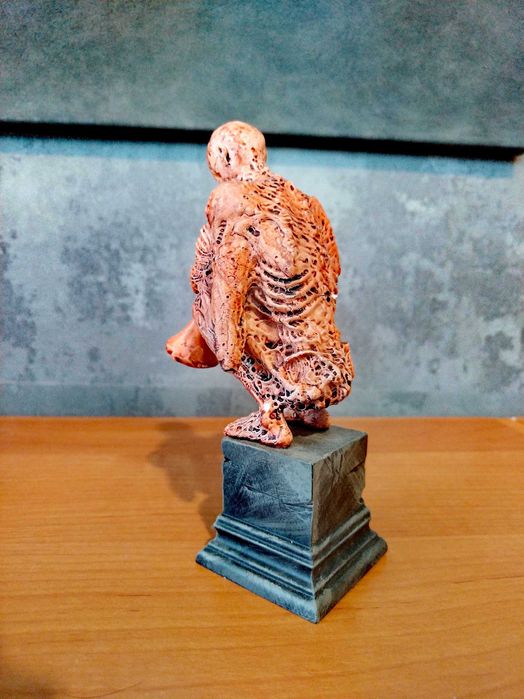 Rzeźba z obrazu Beksinskiego