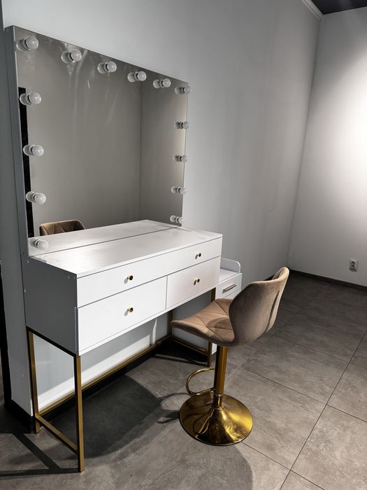 Оренда місця для бровиста / візажиста IQ центр