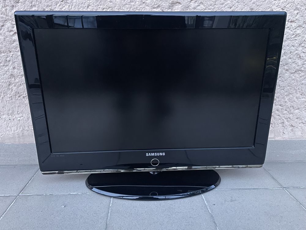 Telewizor LCD Samsung 32 DVBT funkcja monitora LE32M87BD Mpeg-4 TV