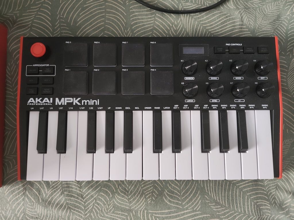 MIDI AKAI MPK MINI 3 - Mini klawiatura sterująca