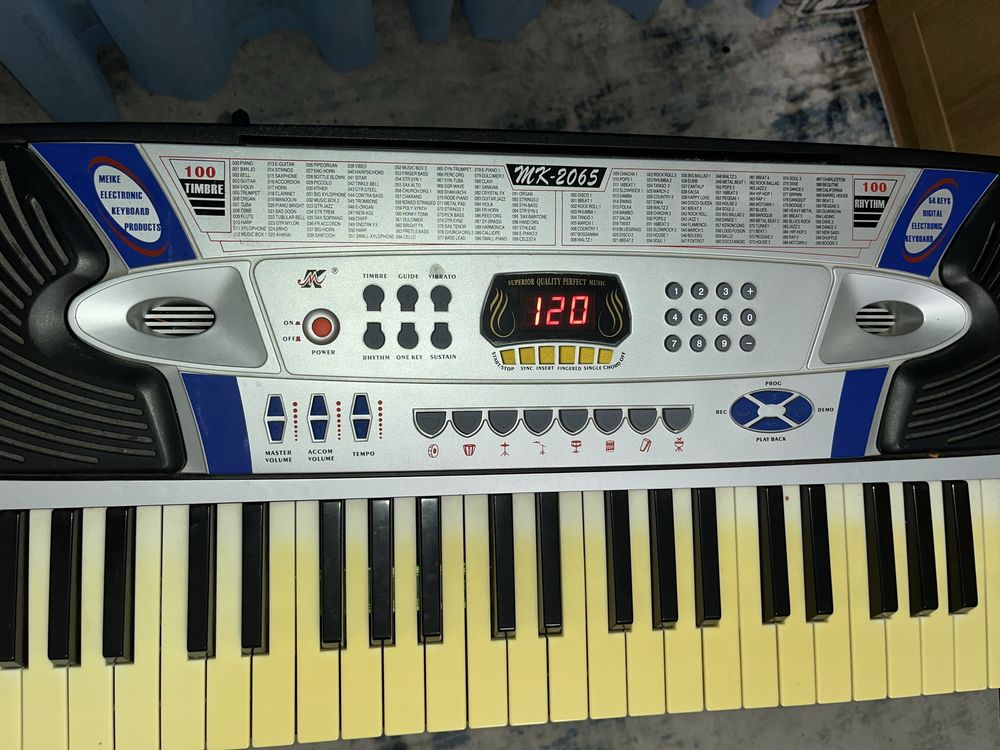 Piano Eletrónico