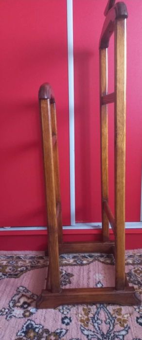 Вішалка для одежи