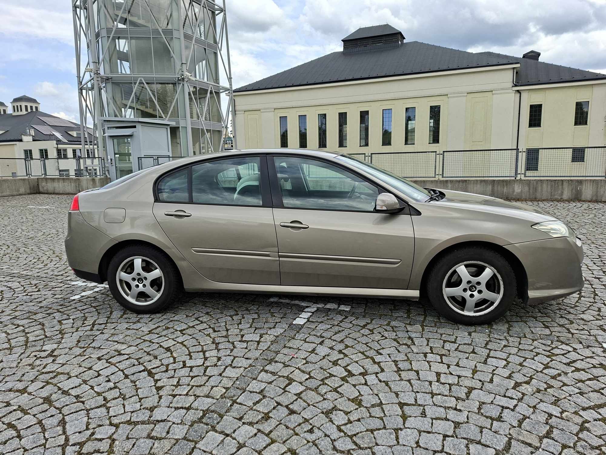 Renault Laguna III, salon Polska