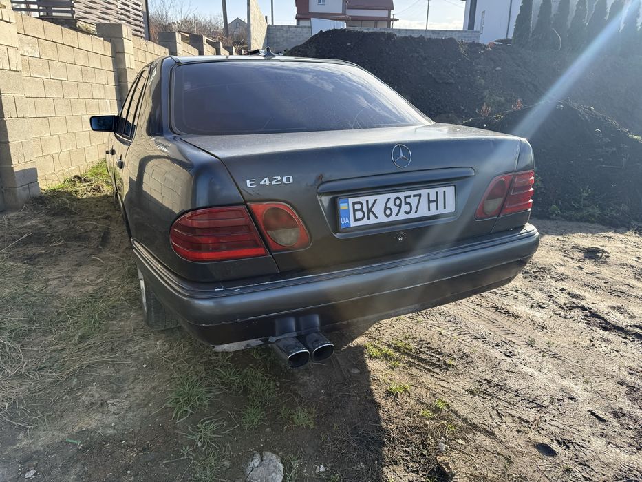 Mercedes-Benz W210 E240