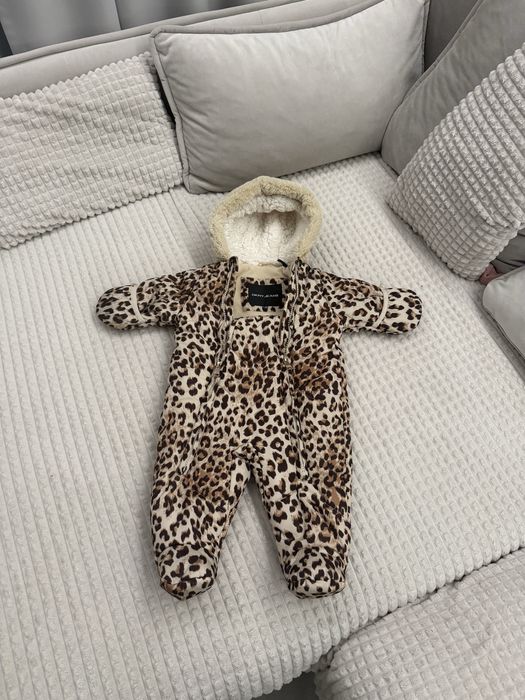 Kombinezon niemowlęcy zimowy DKNY jeans 3/6miesiecy panterka