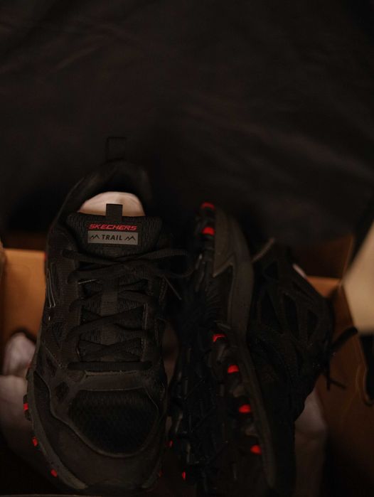 Осень зима кроссовки 39 размер Skechers, водонепроницаемые.