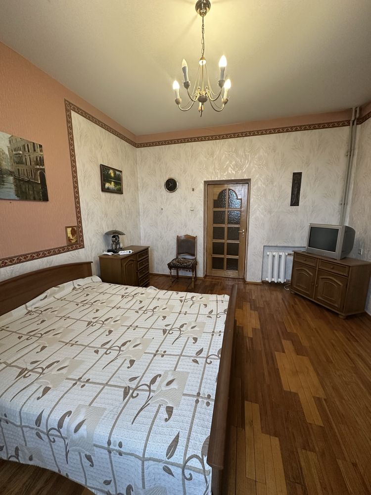 Продам! 3 кімнатну квартиру по вул.Словʼянській 10