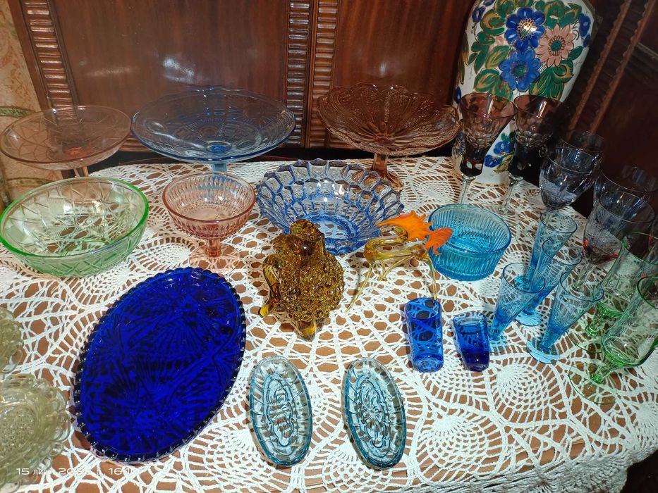 Посуд. Кольорове скло . СССР.