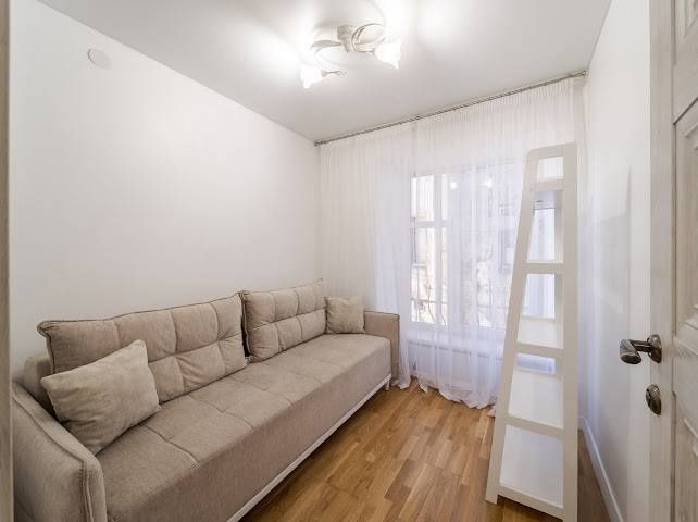 Центр міста! Оренда 2 кімн.квартири на пл.Міцкевича