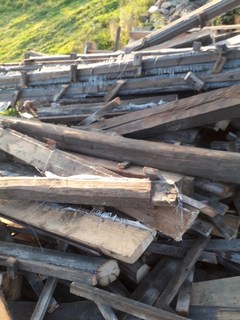 Wiążba drewno z rozbiórki dachu.