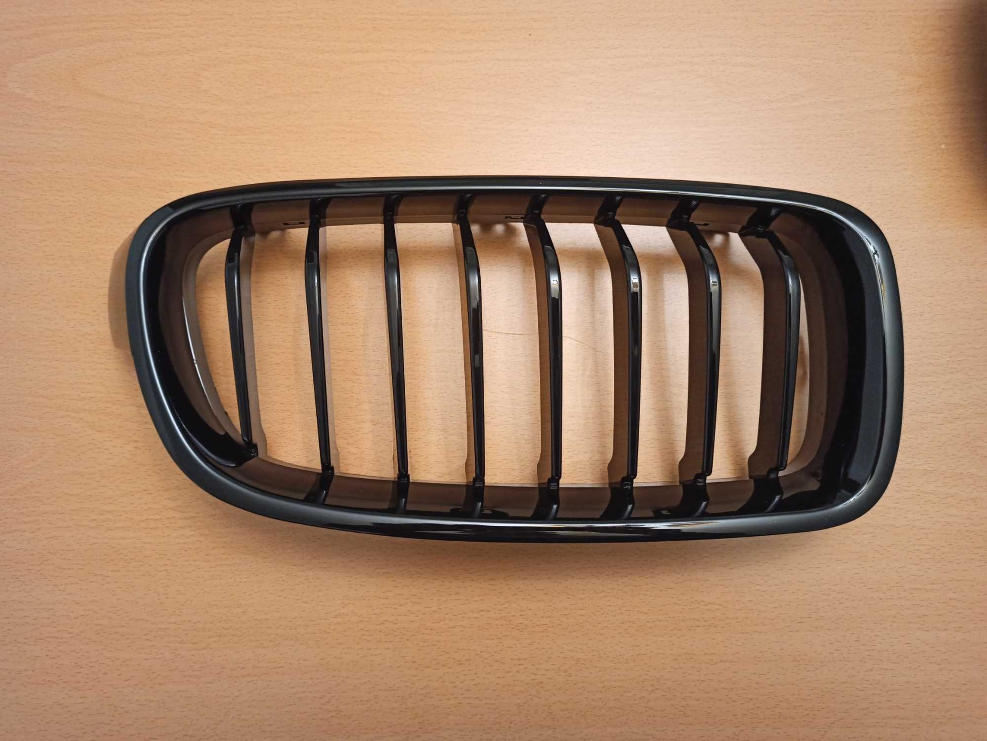 Nowe nerki czarny połysk BMW F30 F31 F80 grill atrapa