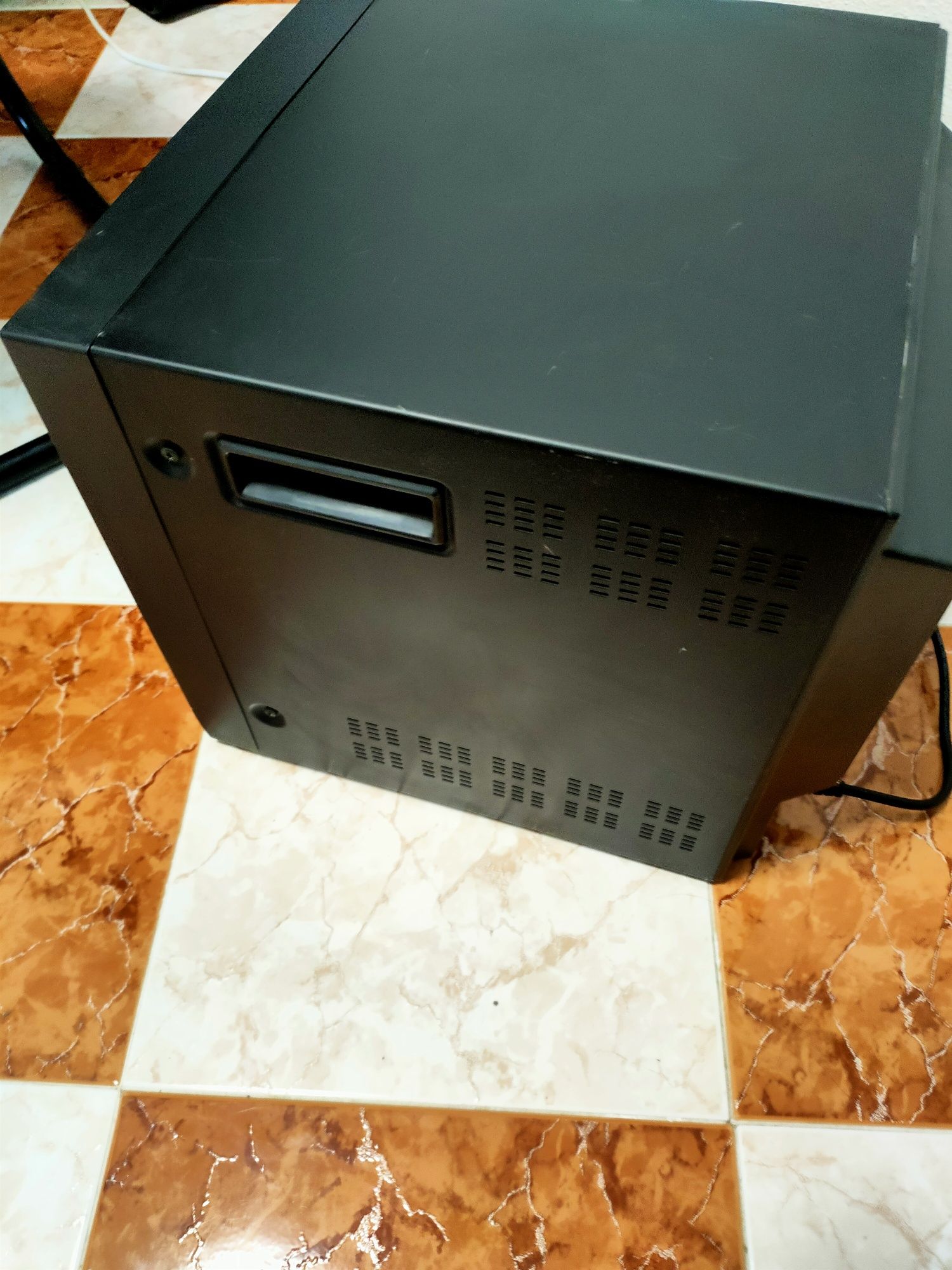 Monitor CRT American dynamics para retro gaming