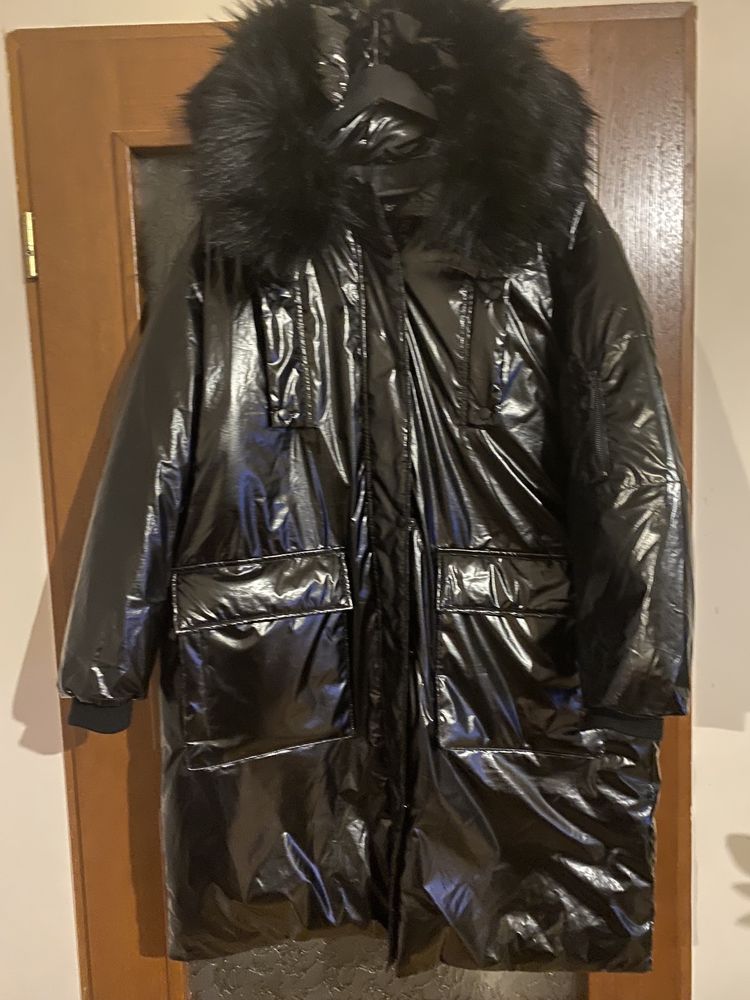 Płaszcz zimowy lakierowany