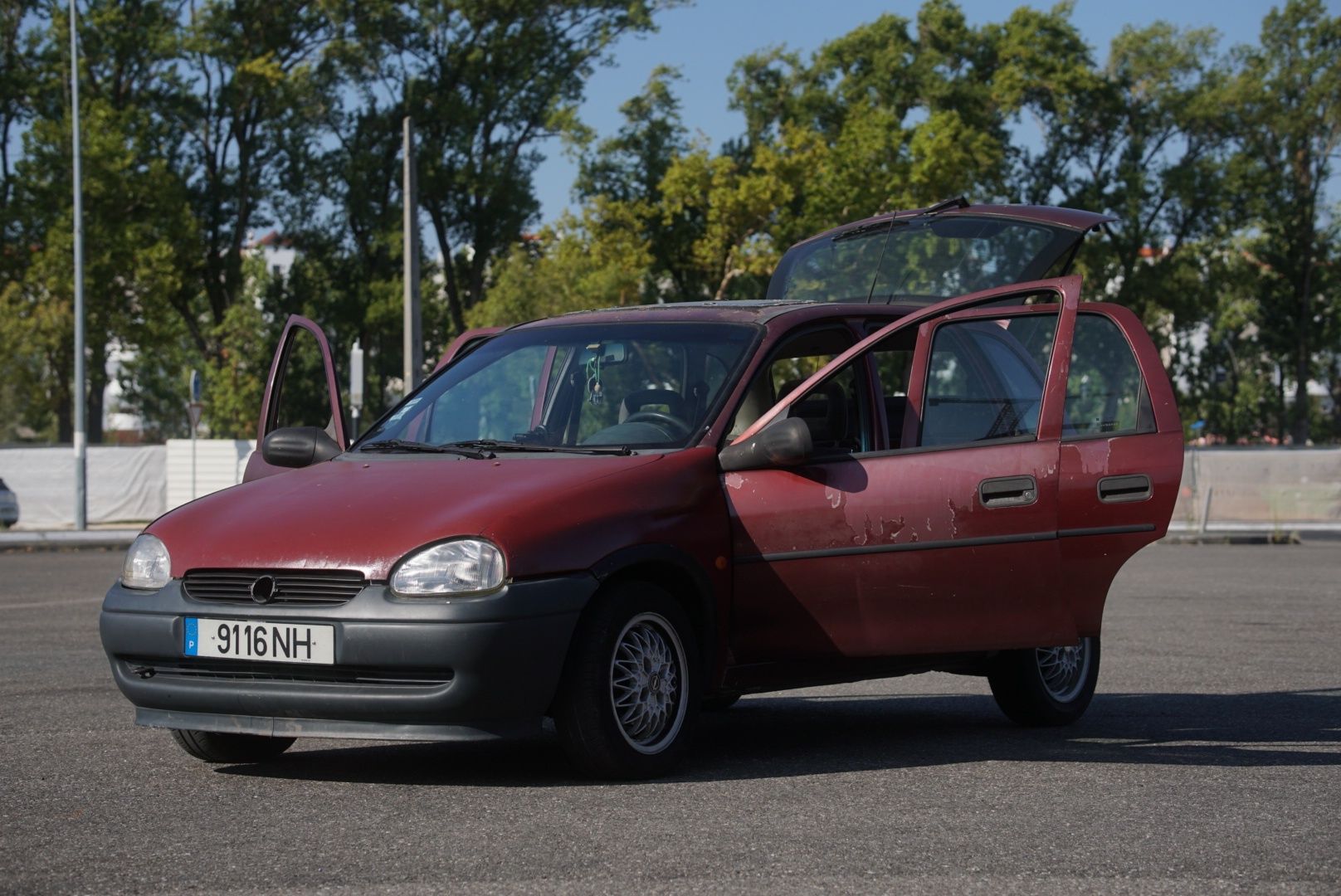 Carro Opel Corsa b