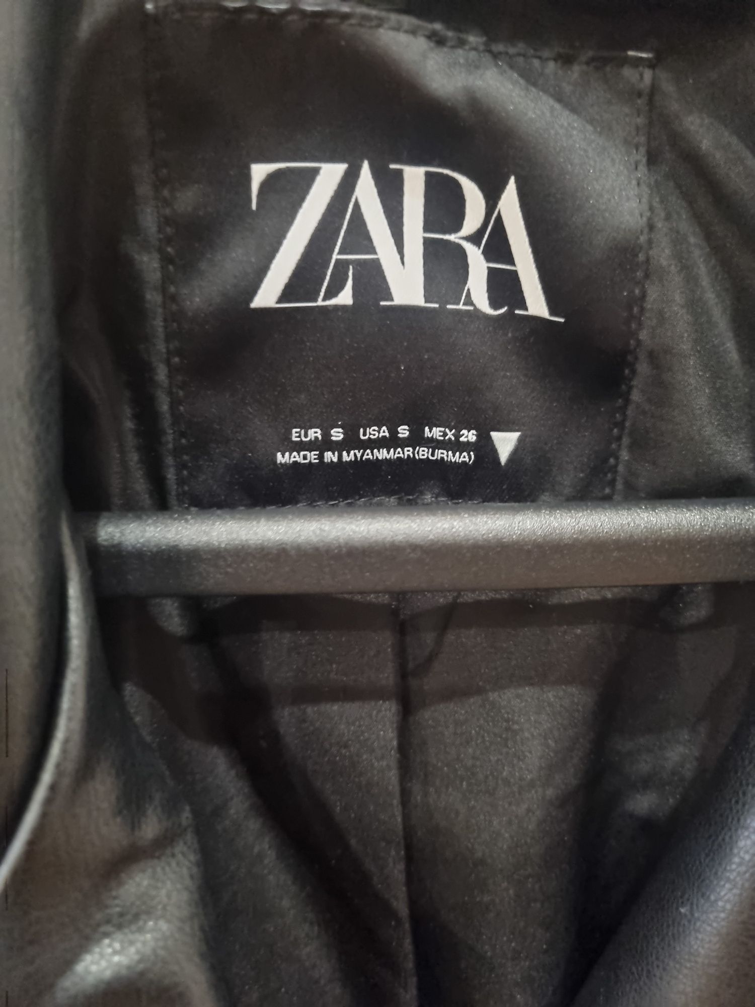 Косуха Zara!Стан нової речі.Косуха одіта 3 рази .Стан ідеальний.