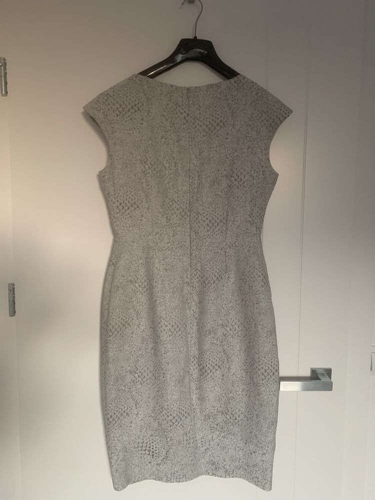 Hexeline sukienka ze zwięrzecym wzorem r. 38