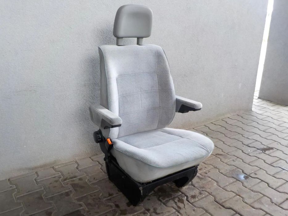 VW T4 FOTEL SIEDZENIE KIEROWCY Z PODŁOKIETNIKAMI