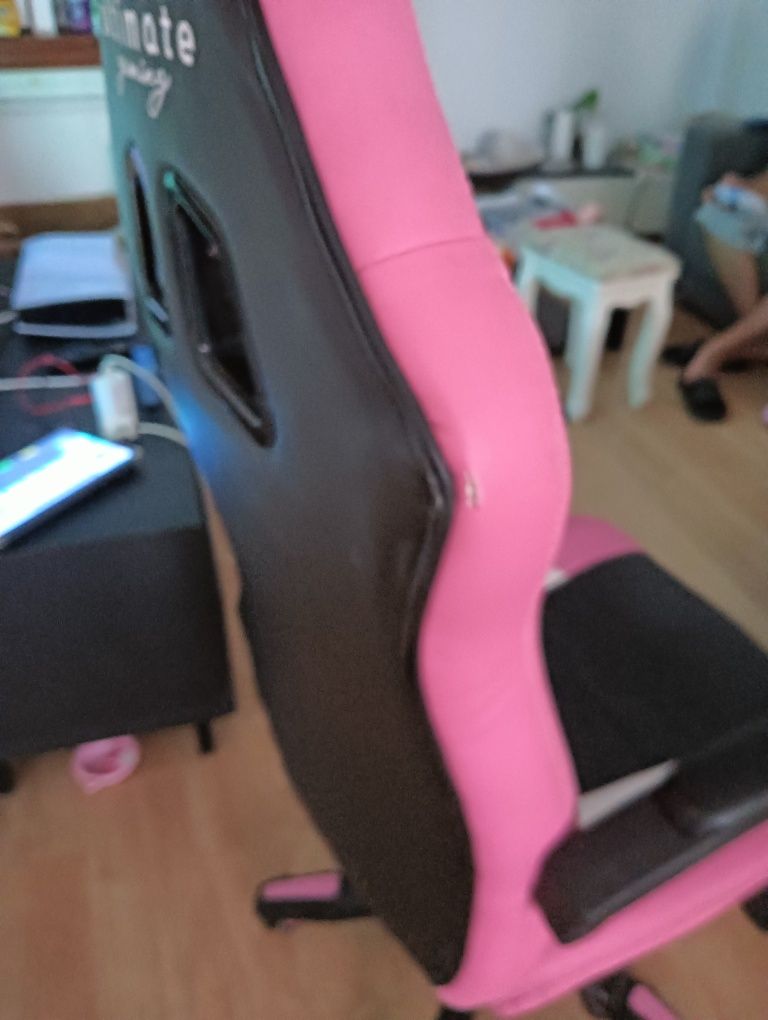 Cadeira gaming rosa preta e branca